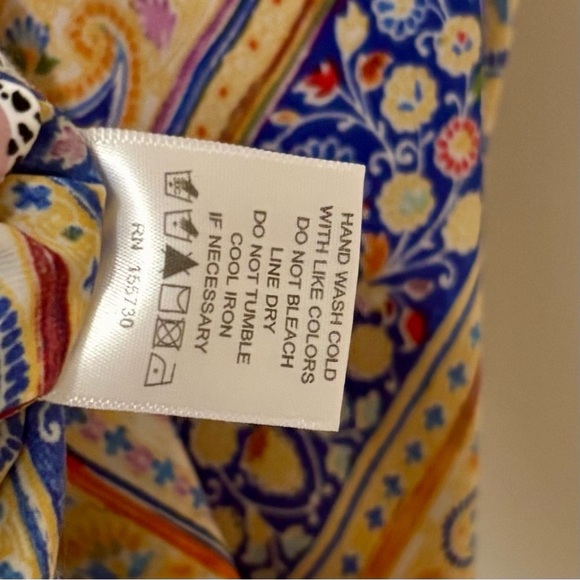 Rose & Olive| Vibrant Paisley Satin V-Neck Sleeveless Gathered Blouse Sz M - Picture 3 of 4